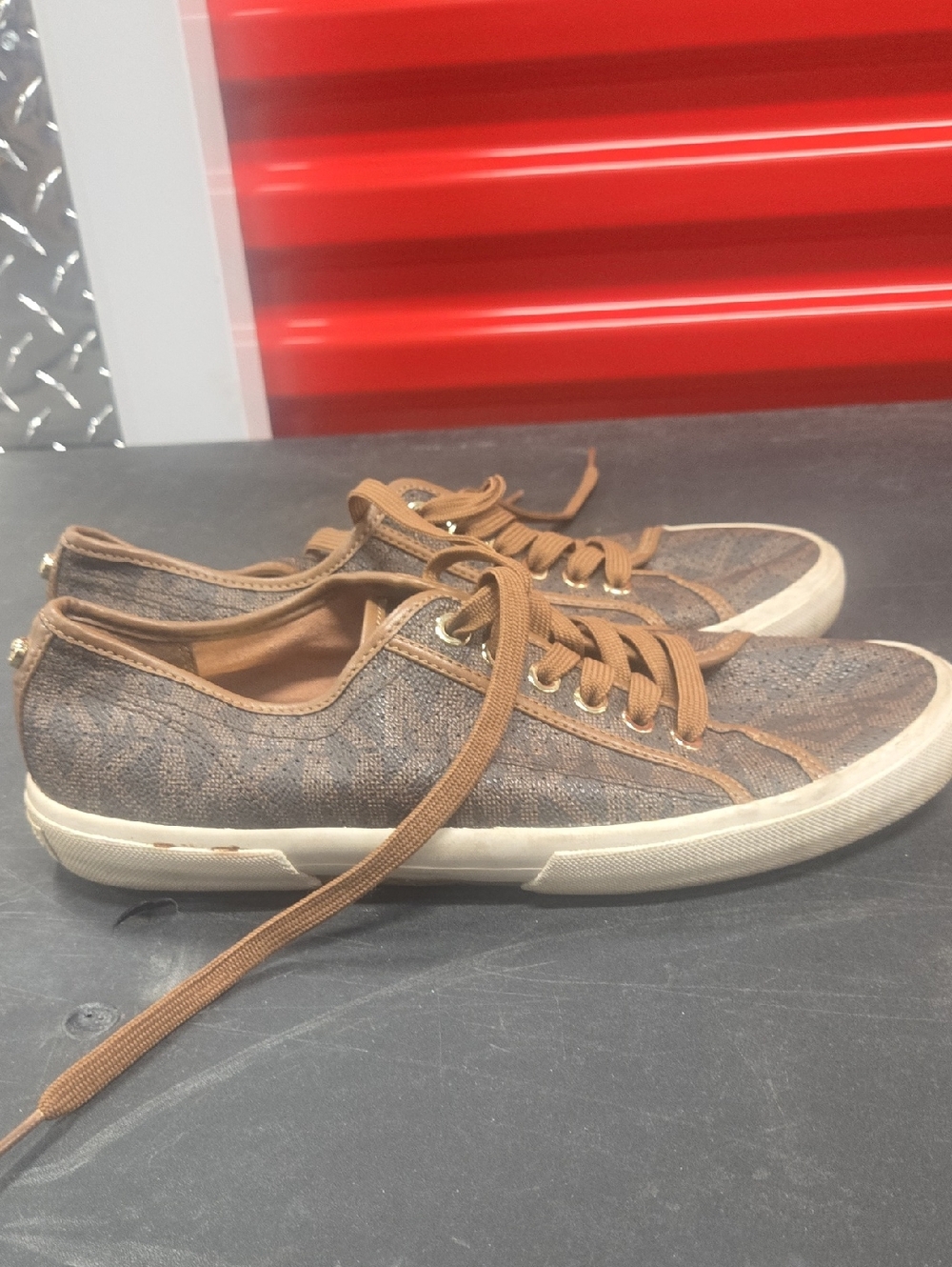 Michael Kors Brown/Tan Monogram Low-Top Sneakers Woman's Size 8.5****
